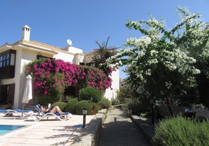 Villa with Pool. Stunning Sea and Mountain Views. Pool and large mature garden