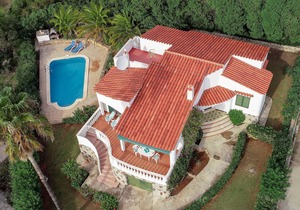 Villa with private pool and sea views peaceful Location 5minutes from the beach