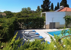 Villa with private pool in Svoronata near Avithos beach.