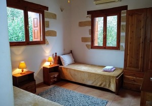 Villa with private pool, lovely views within easy walk to Vamos village