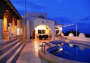 Villa with Private Pool,Stunning Sea Views,10 min walk to the beach air con Wifi