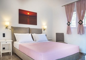 Villa with private pool in Svoronata near Avithos beach