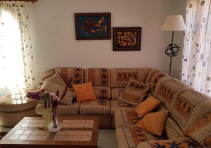 Villa with sea view and pool