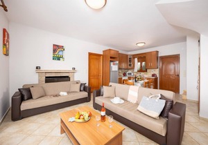 Villa Yeraki - Three Bedroom Villa, Sleeps 8
