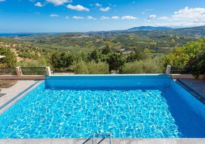 Villa Zeus: Large Private Pool, Sea Views, A/C, WiFi