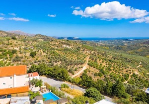Villa Zeus: Large Private Pool, Sea Views, A/C, WiFi