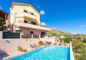 Villa Zeus: Large Private Pool, Sea Views, A/C, WiFi