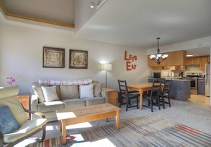 Village View Vista (#26) | Near FLC, Town, Trails & Golf - Pool & Hot Tub