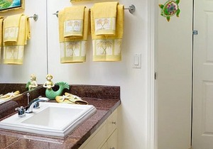 Villas on the Prince 34-luxury townhouse, walk to beach, shopping, dining.