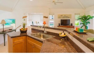 Villas on the Prince 34-luxury townhouse, walk to beach, shopping, dining.