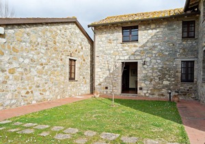 Vintage Apartment in Magione with Swimming Pool
