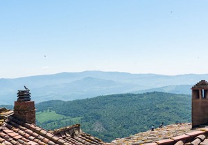 Vintage Holiday Home in Montecastelli Pisano with Terrace