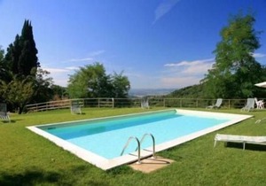 Vintage Holiday Home with Swimming Pool in Montorsoli