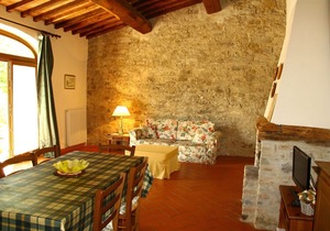 Vintage Holiday Home with Swimming Pool in Montorsoli