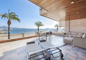 Vistamar I frontline sea Apt. in a prime location in Puerto Pollensa