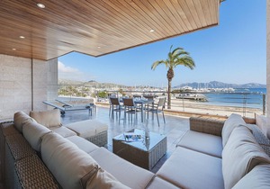 Vistamar I frontline sea Apt. in a prime location in Puerto Pollensa