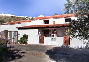 Vivelorural casa Tunte 1, piscina y terraza