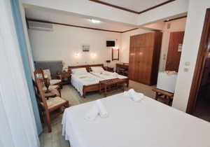 Vlachogiannis Hotel - Quadruple Room 1