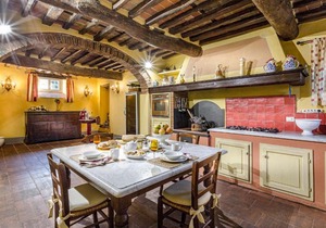 Vorno Villa Sleeps 12 Pool Air Con WiFi