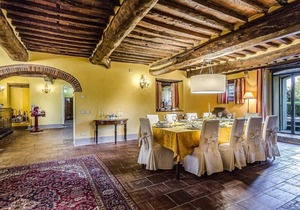 Vorno Villa Sleeps 12 with Pool Air Con and WiFi
