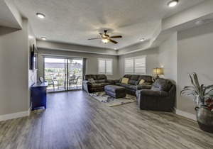 W105- Estancia 4 BD / 4 BA