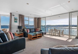 Waimahana Apartment 8