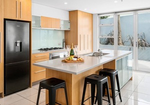 Waimahana Lakefront Apartment - Heated Pool, Hot Tub & Views