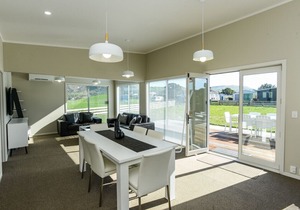 Waimarama Wonder - Waimarama Holiday Home, KARAMEA