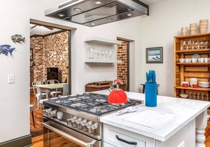 Waldburg Manor | Pet Friendly, Historic Savannah!