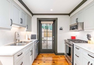Waldburg Manor | Pet Friendly, Historic Savannah!