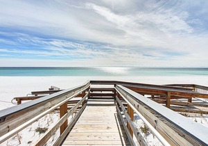Walk 2 Crystal Beach~TempurPedic Mattress~Pool~Hottub~4BR Shipwrecked