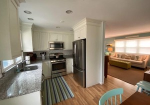 Walk to beach , bay , shopping & restaurants , Sunset Views at end of our st 1