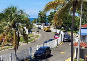 Walk to Beach, Golf, Pool in Beautiful Dorado Beach