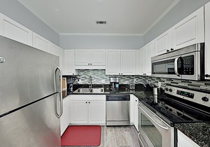 Walk to Beach & Golf! Pristine Savannah Shores Condo w/ Pool & Putting Green