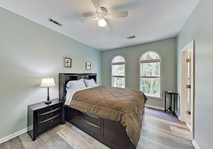 Walk to Beach & Golf! Pristine Savannah Shores Condo w/ Pool & Putting Green
