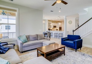 Walk to Fish Haul Beach - brand-new home with multiple decks, AC & fast WiFi