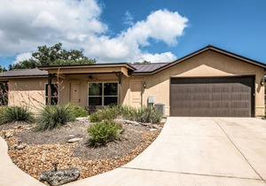 Walk to Remi's Ridge & Hayes Hollow! Century Oak Casita - Near Canyon Lake