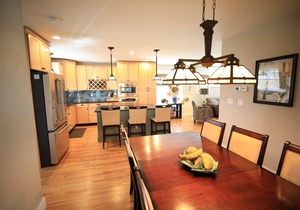 Walk to Tennyson St Shopping, Restaurants and Berkeley Park!