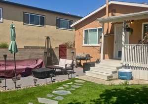 Walk to USD | Spacious House for 6 PPL w/ Parking