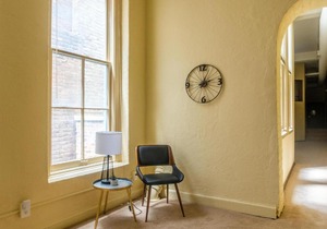 Walkable 1BR Apt Downtown by Frontdesk