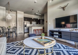 WanderJaunt | Crockett | 2BR | East Riverside