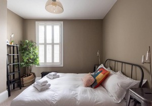 Wandsworth Town 2BR Home by GuestReady