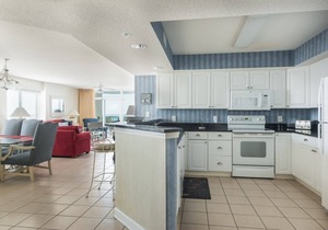 Warm and inviting 4 bedroom condo in the Cherry Grove area | Laguna Keyes - 1002