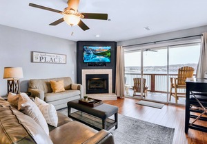 Water Front/No Steps Entry/2 Bed/2 Bath Condo/Sleeps 8/Boat Slip Available