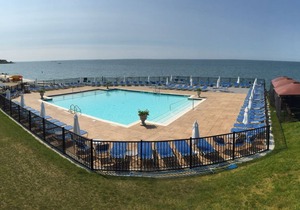 Water's Edge Resort and spa w indoor and outdoor pool and beach. Condo Sleeps 6