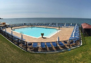 Water's Edge Resort and spa w indoor and outdoor pool and beach. Condo Sleeps 6