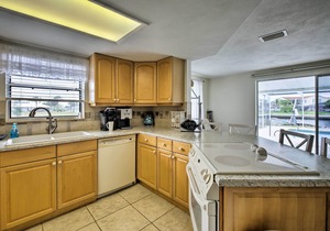 Waterfront Hernando Beach Home w/Dock + Kayaks