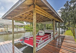 Waterfront Lake Placid Home with Dock and Kayaks!