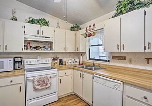 Waterfront Lake Placid Home w/ Dock + Kayaks!