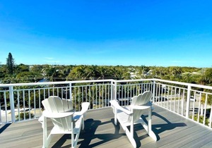 Waterfront "St. Croix" Penthouse, Pool, Dock, Pet